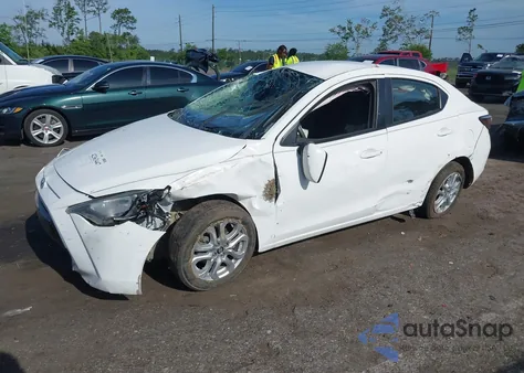 2018 Toyota Yaris Ia из США, поврежденный, VIN 3MYDLBYV0JY308654